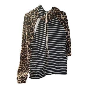 AND THE WHY brand.  Pullover Hoodie. Medium. NWT (sku307)